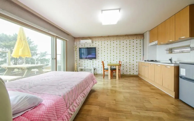 Ganghwado Ari House Pension