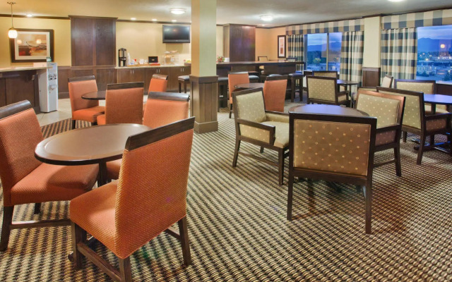 Crowne Plaza Anchorage Midtown by IHG