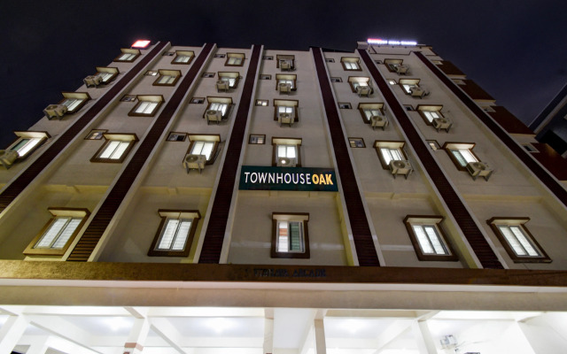 Super Townhouse Oak Bachupally Medical College Formerly SV Hotels