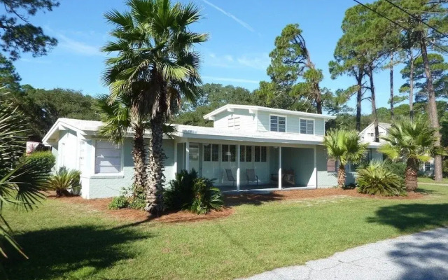 Island Breeze 5 Bedroom Home