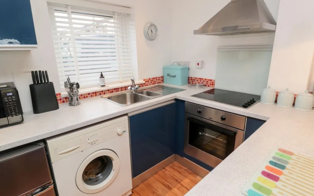 22 Longstone Park