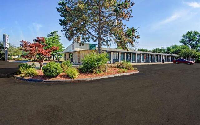 Knights Inn Monroe MI
