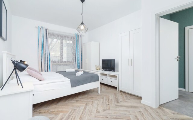 Premium Apartment Ludwinowska by Renters