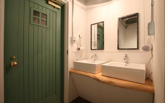 365BASE outdoor hostel