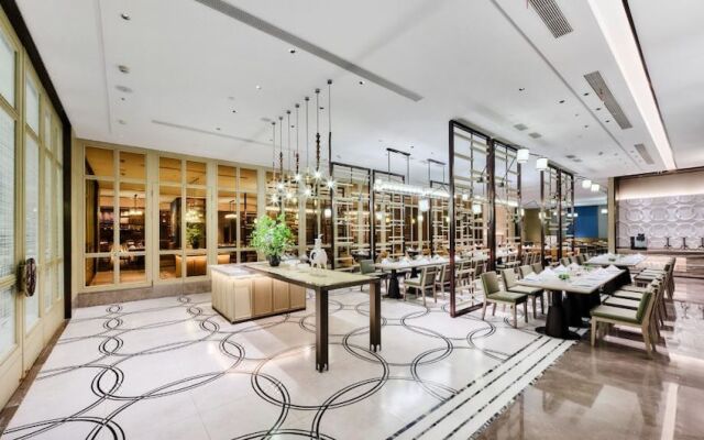 Ladisson Hotel Xinxiang Conference Center