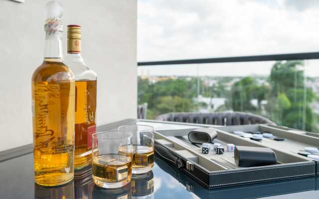 Kippal Diamante Unwind in Style