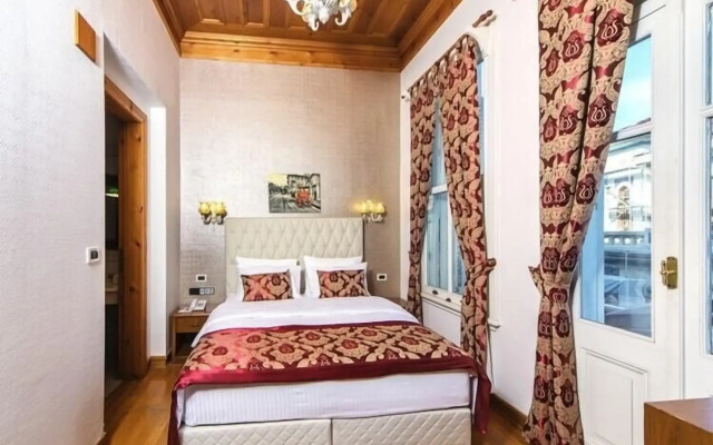 Mom Hotel