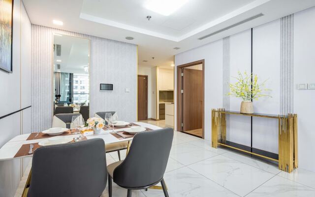 LANDMARK 81 Luxury Riverside Retreat