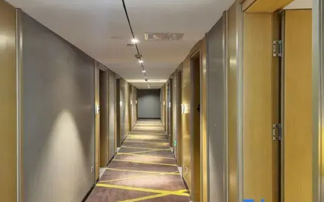 Yuchengyingqu · Luxury Arcade Apartment (Lushan High-Speed Rail Station Branch)
