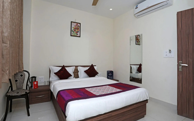 OYO 10131 Hotel Raj