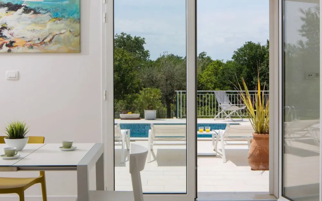 Peaceful Villa in Stanisovi With sea View