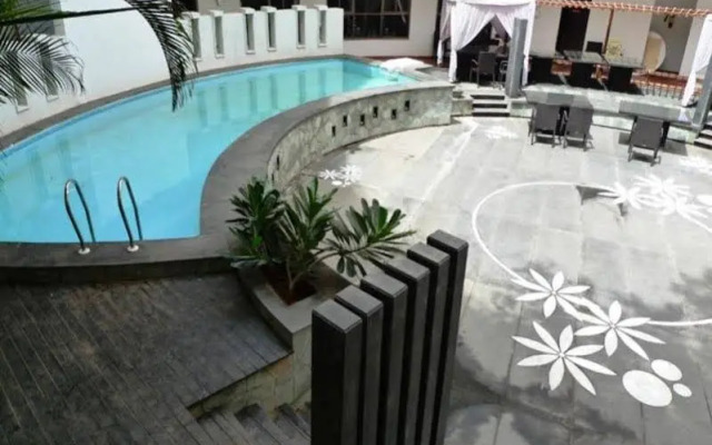 The Hans Hotel - Hubli