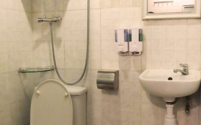 Oriental Pearl Kowloon Budget Hostel