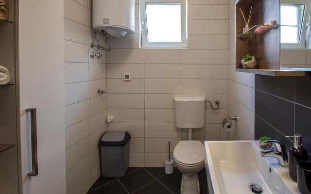 Amazing Apartment in Rovinjsko Selo With Wifi
