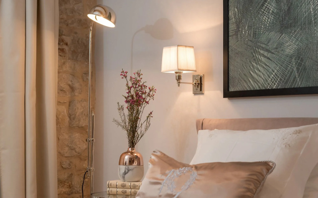 Heritage Hotel 19