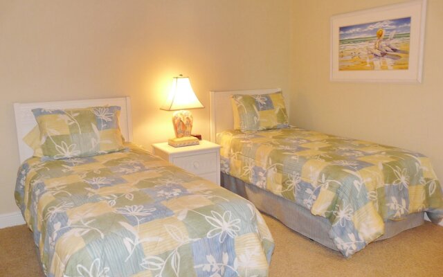 Spacious Condo With sky Views and Steps to South Beach