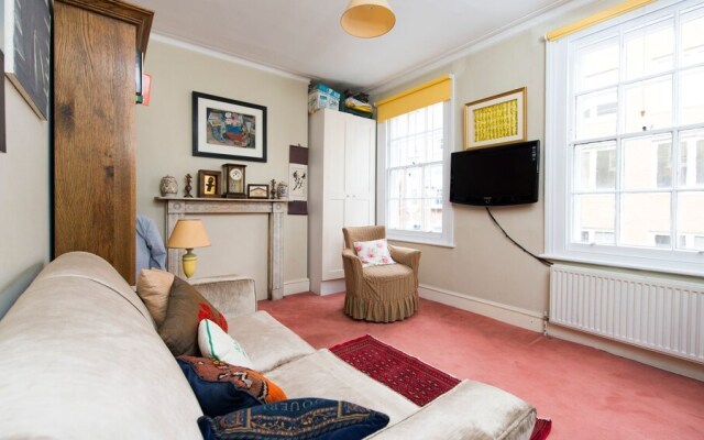 Comfortable 7BR Family Home near Buckingham Palace