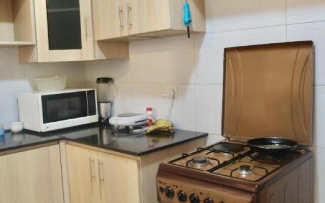 Up-Hill Rosslyn 1 bedroom Apartment