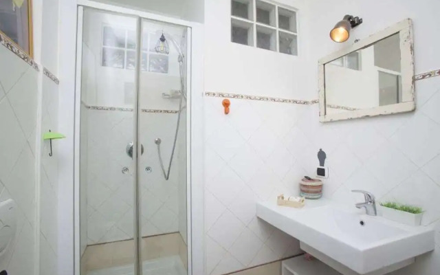 Guest Art - B&B Rooms Suites Guesthouse