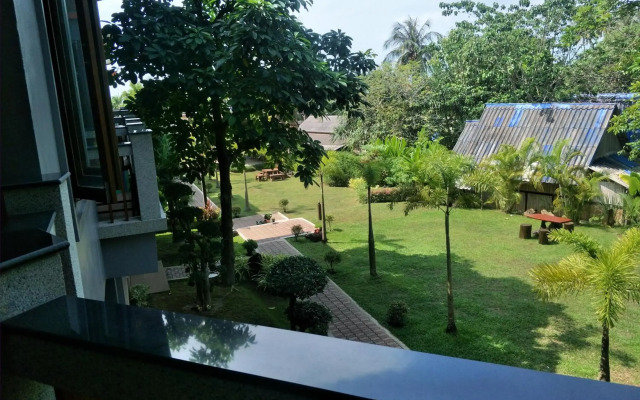 Lanta Intanin Resort