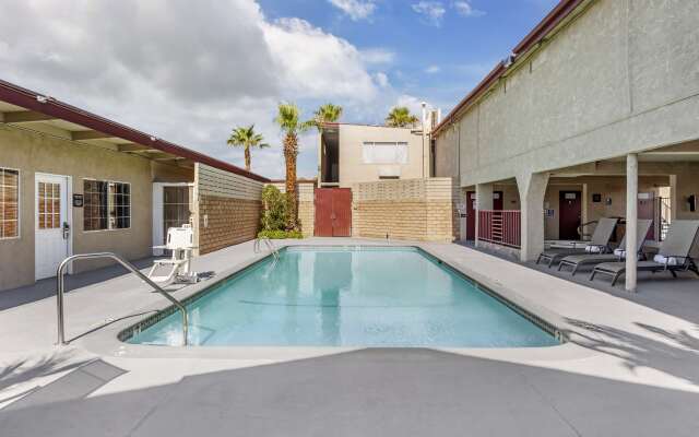 Best Western China Lake Inn