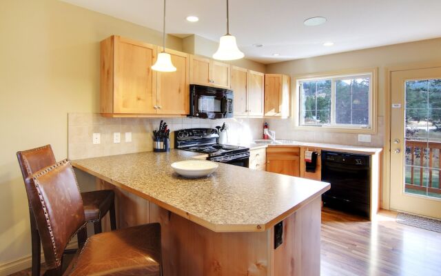 Radium Vacation Rental 3 Bedroom Townhome with Views