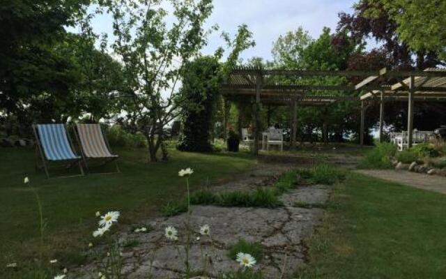 Gnalöv Gård B&B