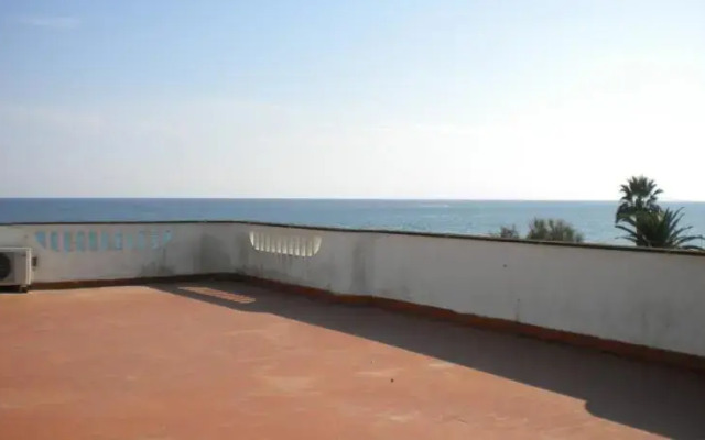 Apartment Su Spiaggia