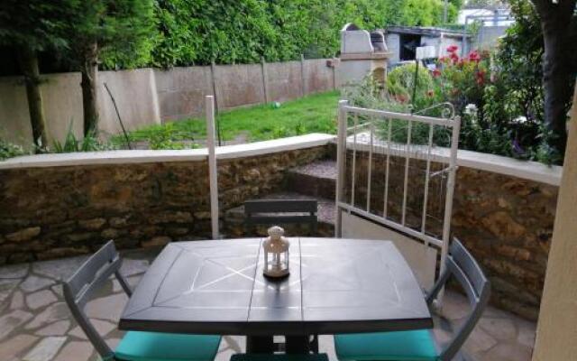 Appartement Type F2 Proche Paris 25 Km