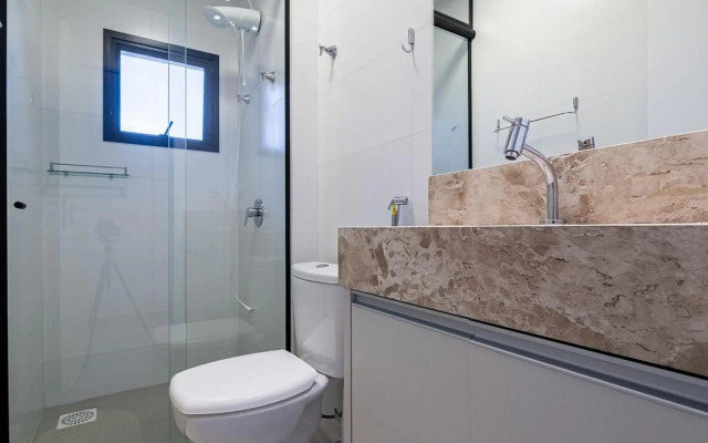 200 - Apartamento 3 dormitórios na Praia de Mariscal