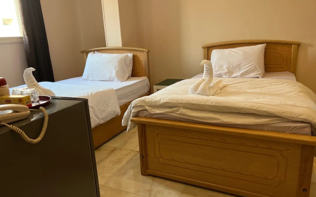 Grand Pyramids View Guesthouse