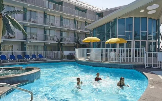 Starlux Hotel