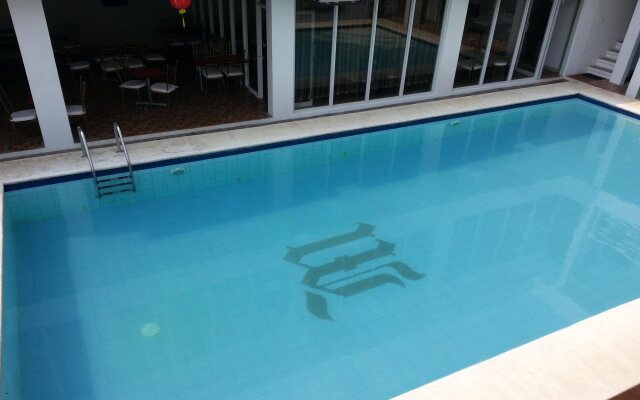 Modern Peak Suites and Private Resort