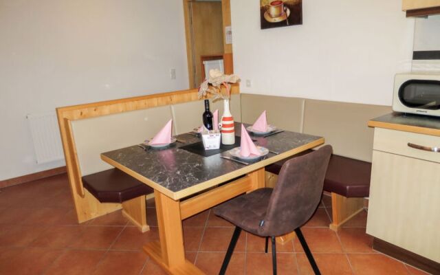 Sesselebenerhof 36723