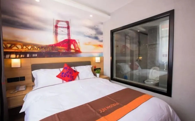 Junyi Hotel (Shaoxing Shangyu Pedestrian Street)