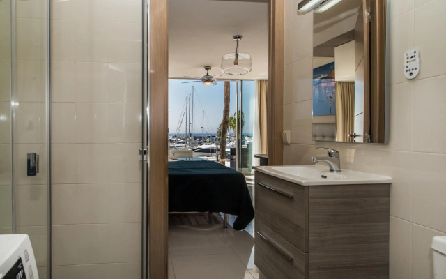 First Line P. Banus Sleeps 4