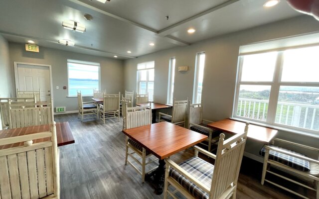 Tides Inn & Suites
