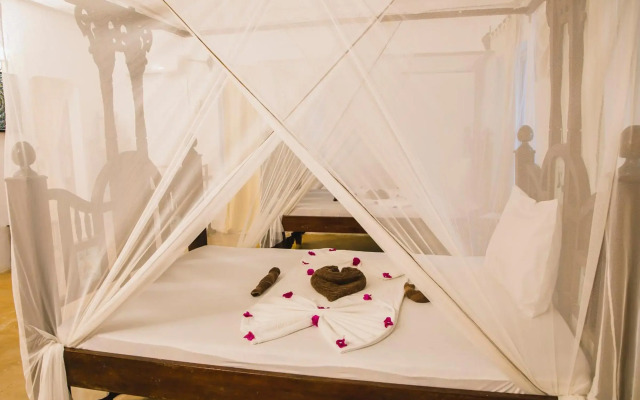 Moonshine Uroa Boutique Hotel