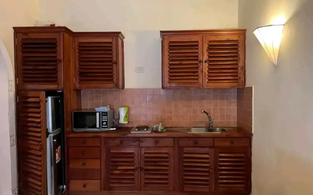 Lux Suites Tembo Court Apartments