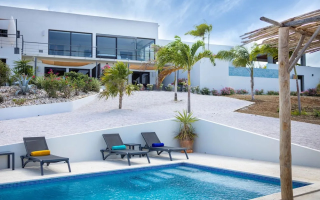 Tiara Apartment - Panoramic View With Beautiful Pool