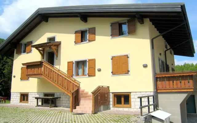 Scenic Holiday Home in Ledro near Spiggia Besta Lido