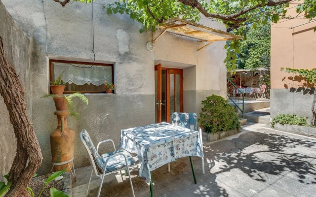Apartments Ivna