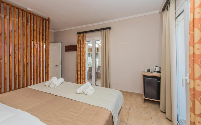 Porto Planos Beach Hotel