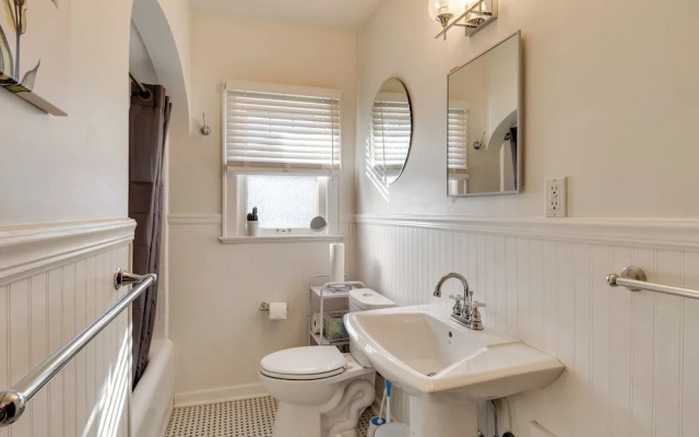 Idyllic Home Near Indianapolis Motor Speedway