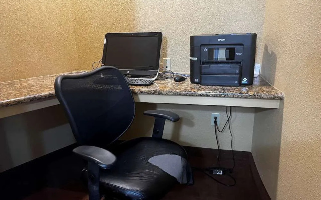 Baymont Inn & Suites Cuero