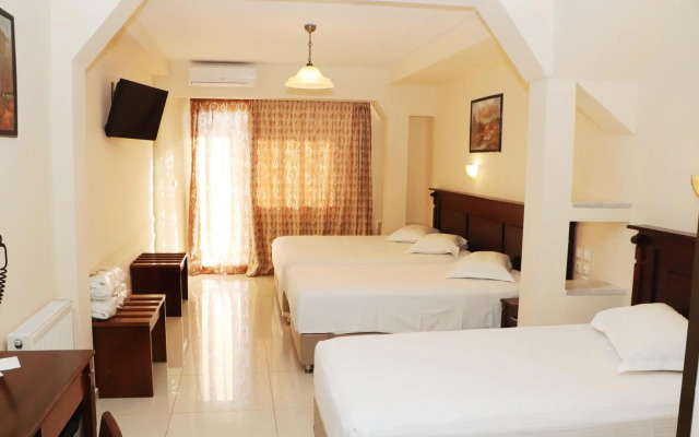 Hotel Kosta Famissi