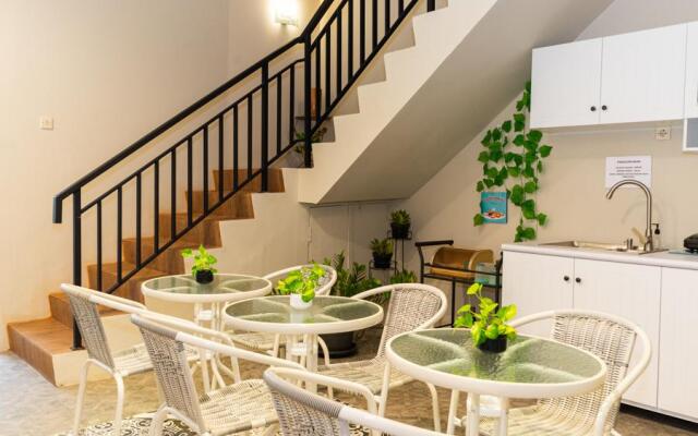 RedDoorz Hostel @ DI Panjaitan Simpang Lima