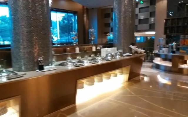 Lujiang Harbourview Hotel