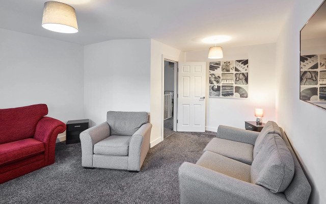 Host   Stay   House 4