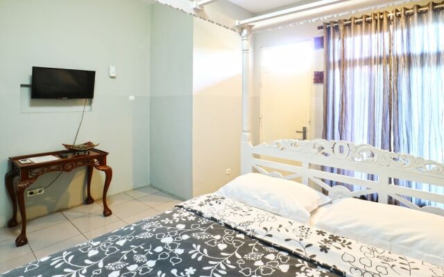 Rose Chamber Bed & Breakfast